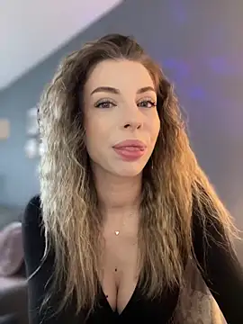 Mia Ethan online show from May 9, 9:03 am