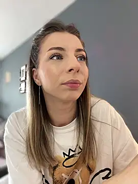Mia Ethan online show from May 19, 6:42 am