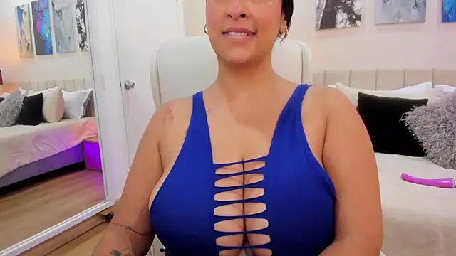 Snapshot of DaniRousse chatting on September 20, 2:18 pm DaniRousse online show from September 20, 2:18 pm