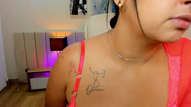 Snapshot of DaniRousse chatting on February 1, 6:50 pm DaniRousse online show from February 1, 6:50 pm