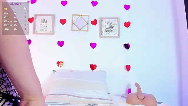 EmmaRogers online show from March 4, 1:06 pm