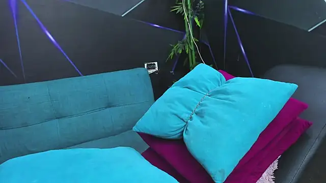 playsgirlhot online show from February 12, 2:24 am