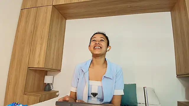 Milkdulce1 online show from October 8, 7:33 pm