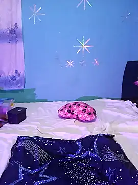 dulcesilvana10 online show from December 18, 2:10 am