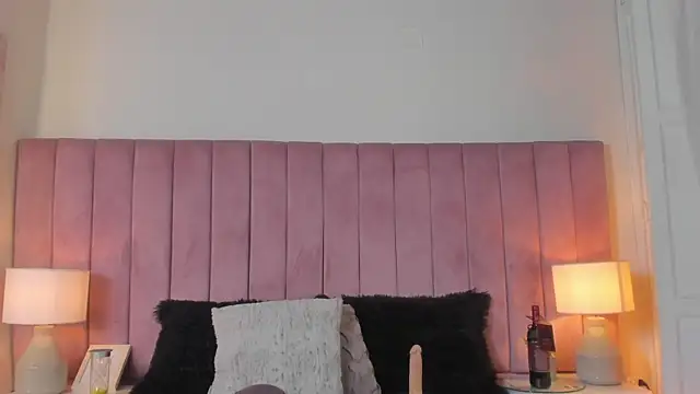 Aleja arango1 online show from September 20, 9:27 pm