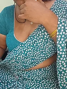 Snapshot of Sexy-Telugunayana2 chatting on October 31, 8:15 am Sexy-Telugunayana2 online show from October 31, 8:15 am