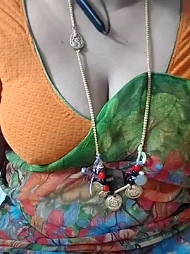 Snapshot of Sexy-Telugunayana2 chatting on February 19, 7:26 am Sexy-Telugunayana2 online show from February 19, 7:26 am