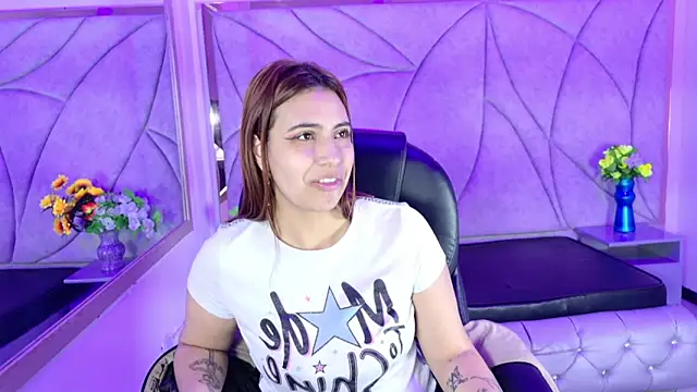 Snapshot of Tammy_Blackk chatting on October 15, 3:17 am Tammy Blackk online show from October 15, 3:17 am