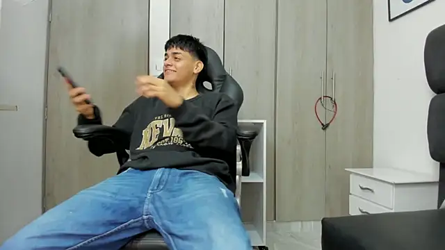 Yef Thin online show from February 3, 4:04 am