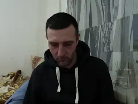 Snapshot of serjdj90 chatting on February 7, 5:07 pm serjdj90 online show from February 7, 5:07 pm