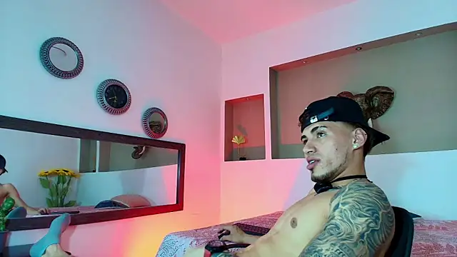 Snapshot of austin_collinss chatting on January 10, 5:37 am austin collinss online show from January 10, 5:37 am