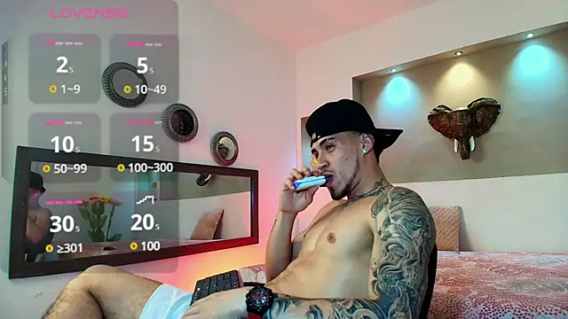 Snapshot of austin_collinss chatting on January 22, 5:48 am austin collinss online show from January 22, 5:48 am