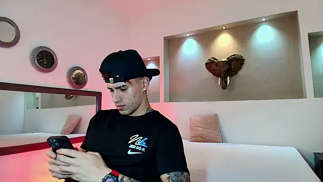 Snapshot of austin_collinss chatting on January 31, 5:19 am austin collinss online show from January 31, 5:19 am