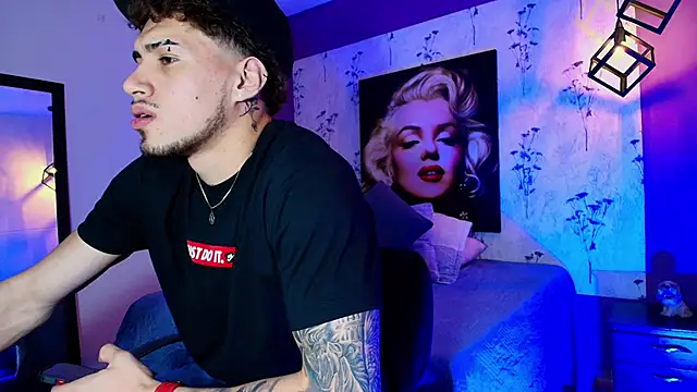 Snapshot of austin_collinss chatting on February 19, 3:06 am austin collinss online show from February 19, 3:06 am