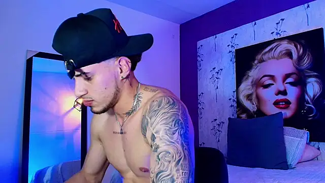 Snapshot of austin_collinss chatting on February 20, 8:06 am austin collinss online show from February 20, 8:06 am