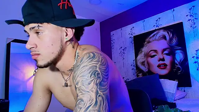 Snapshot of austin_collinss chatting on February 21, 7:23 am austin collinss online show from February 21, 7:23 am