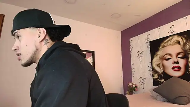 Snapshot of austin_collinss chatting on March 12, 3:02 am austin collinss online show from March 12, 3:02 am