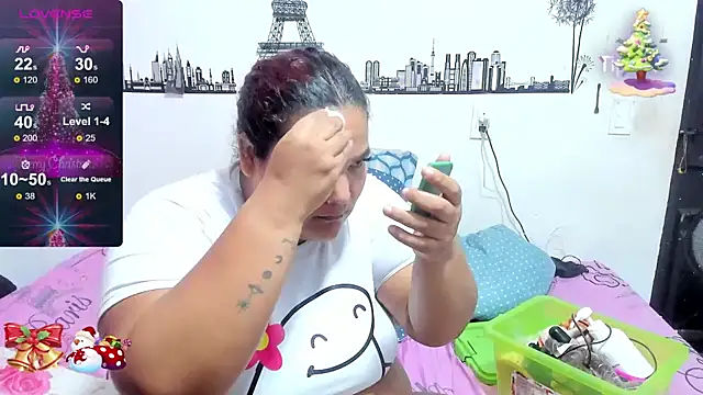 Snapshot of Angiiee_bbw chatting on December 20, 5:47 am Angiiee bbw online show from December 20, 5:47 am