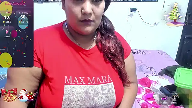 Snapshot of Angiiee_bbw chatting on December 22, 5:56 am Angiiee bbw online show from December 22, 5:56 am