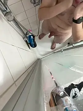 Snapshot of kareem0010 chatting on February 14, 8:15 pm kareem0010 online show from February 14, 8:15 pm