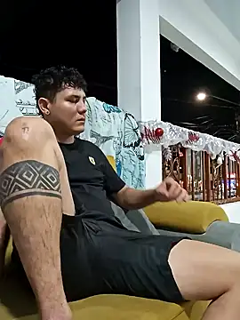 Snapshot of Pink_Jazmin chatting on December 18, 12:10 am Pink Jazmin online show from December 18, 12:10 am