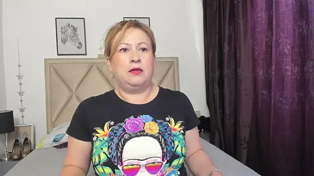 Snapshot of MonyCassius chatting on May 13, 12:13 pm MonyCassius online show from May 13, 12:13 pm