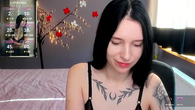 Snapshot of KarolinaBlacks chatting on April 17, 5:32 am KarolinaBlacks online show from April 17, 5:32 am