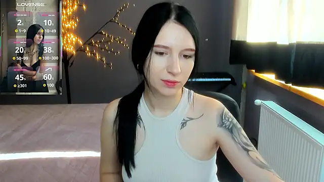Snapshot of KarolinaBlacks chatting on April 23, 5:30 am KarolinaBlacks online show from April 23, 5:30 am