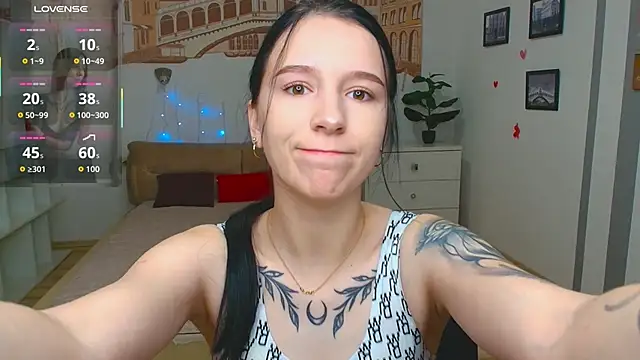 Snapshot of KarolinaBlacks chatting on May 6, 5:14 am KarolinaBlacks online show from May 6, 5:14 am