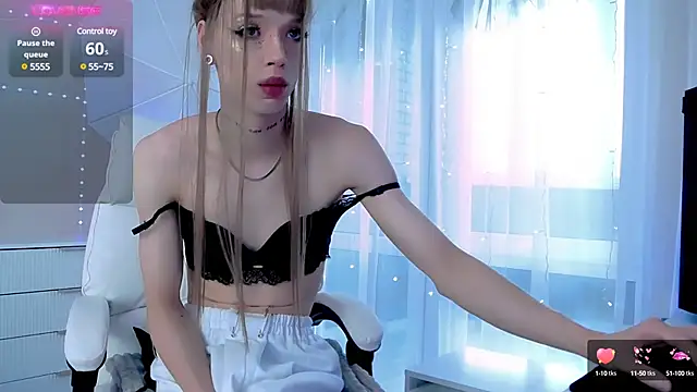 Snapshot of Dasha_M chatting on December 14, 10:02 am Dasha M online show from December 14, 10:02 am