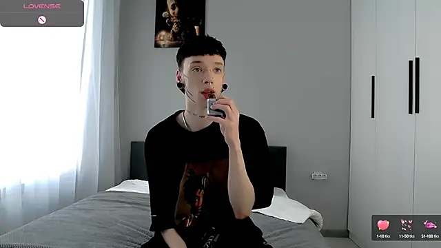Snapshot of Dasha_M chatting on March 6, 11:03 am Dasha M online show from March 6, 11:03 am