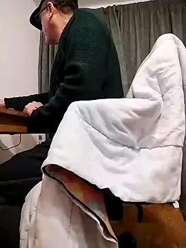 25mitch online show from November 23, 8:08 pm