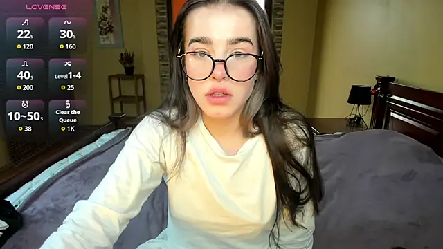 Snapshot of ShelyMoon chatting on September 9, 8:25 am ShelyMoon online show from September 9, 8:25 am