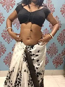 yoursweety09 online show from February 8, 6:00 pm