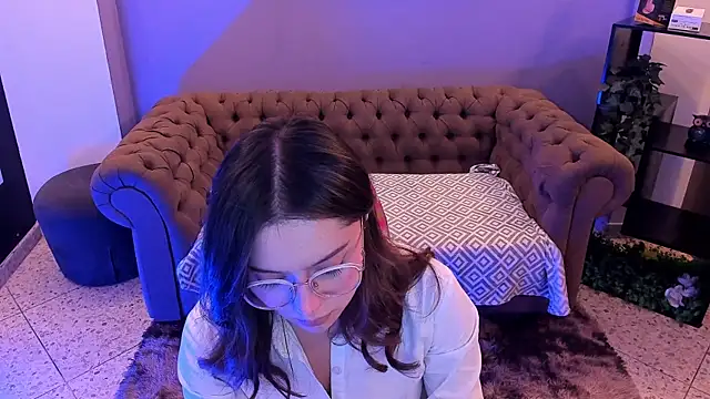 Snapshot of AngelMoore_ chatting on March 7, 8:44 pm AngelMoore online show from March 7, 8:44 pm