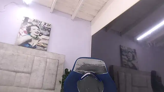 Snapshot of Eban_Dustan chatting on September 30, 4:45 pm Eban Dustan online show from September 30, 4:45 pm