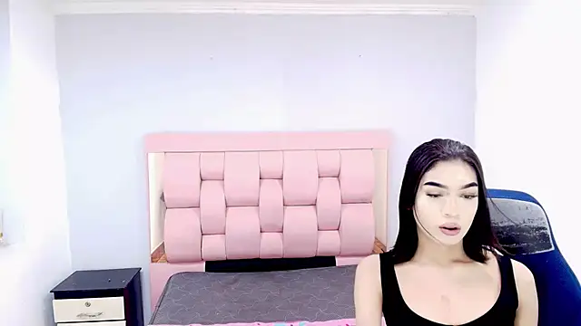 Snapshot of Eban_Dustan chatting on October 31, 3:57 pm Eban Dustan online show from October 31, 3:57 pm