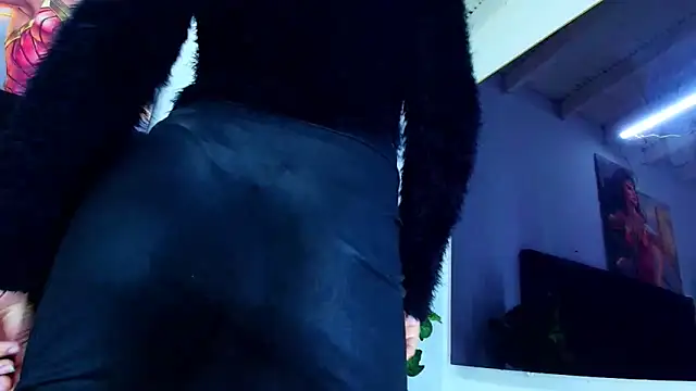 Snapshot of Eban_Dustan chatting on December 3, 11:36 pm Eban Dustan online show from December 3, 11:36 pm