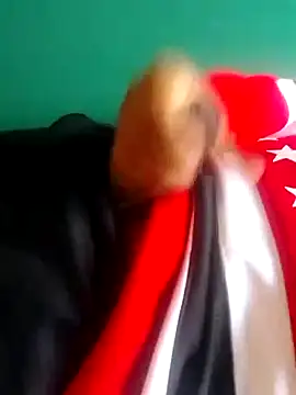 Snapshot of Mandinguito27 chatting on February 11, 4:24 pm Mandinguito27 online show from February 11, 4:24 pm