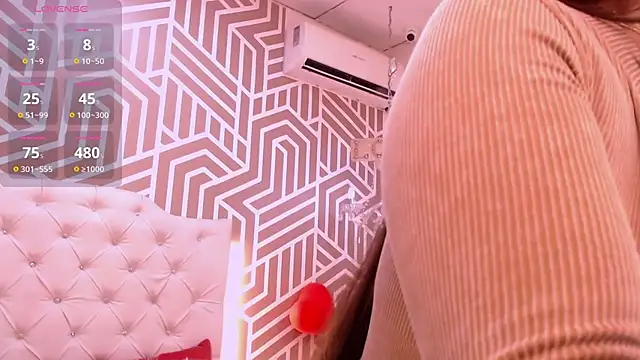 Snapshot of SashaDurante chatting on February 24, 12:36 pm SashaDurante online show from February 24, 12:36 pm