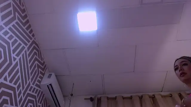 Snapshot of SashaDurante chatting on April 6, 12:28 pm SashaDurante online show from April 6, 12:28 pm