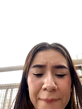 Im Valen Cute online show from November 5, 4:40 pm