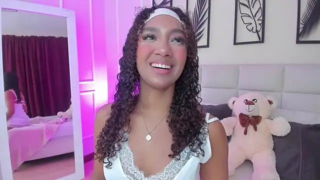 Snapshot of Amber__Sanchez chatting on March 6, 3:24 am Amber Sanchez online show from March 6, 3:24 am
