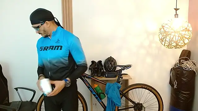 Reiko 85  online show from November 28, 2:31 pm