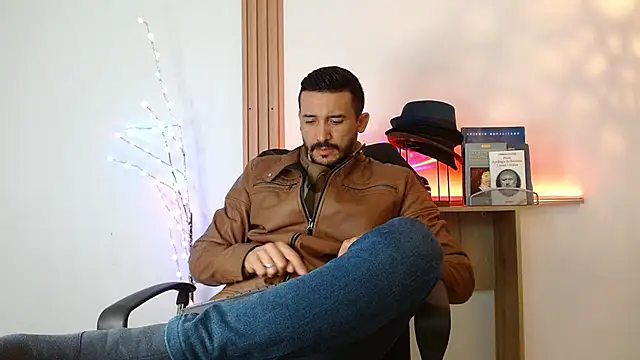 Reiko 85  online show from January 12, 2:33 pm