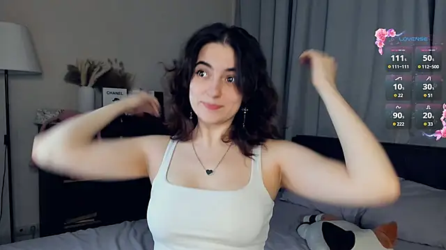 Snapshot of DracosMoon chatting on November 16, 7:03 am DracosMoon online show from November 16, 7:03 am