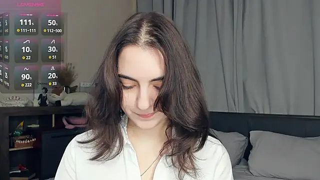 Snapshot of DracosMoon chatting on December 2, 6:52 am DracosMoon online show from December 2, 6:52 am