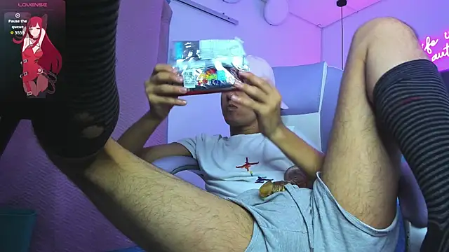 Snapshot of Dyla_n18 chatting on September 20, 10:44 pm Dyla n18 online show from September 20, 10:44 pm