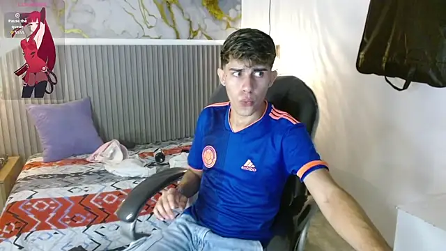 Snapshot of Dyla_n18 chatting on September 21, 10:00 pm Dyla n18 online show from September 21, 10:00 pm