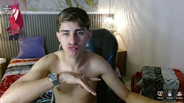 Snapshot of Dyla_n18 chatting on September 22, 11:18 pm Dyla n18 online show from September 22, 11:18 pm